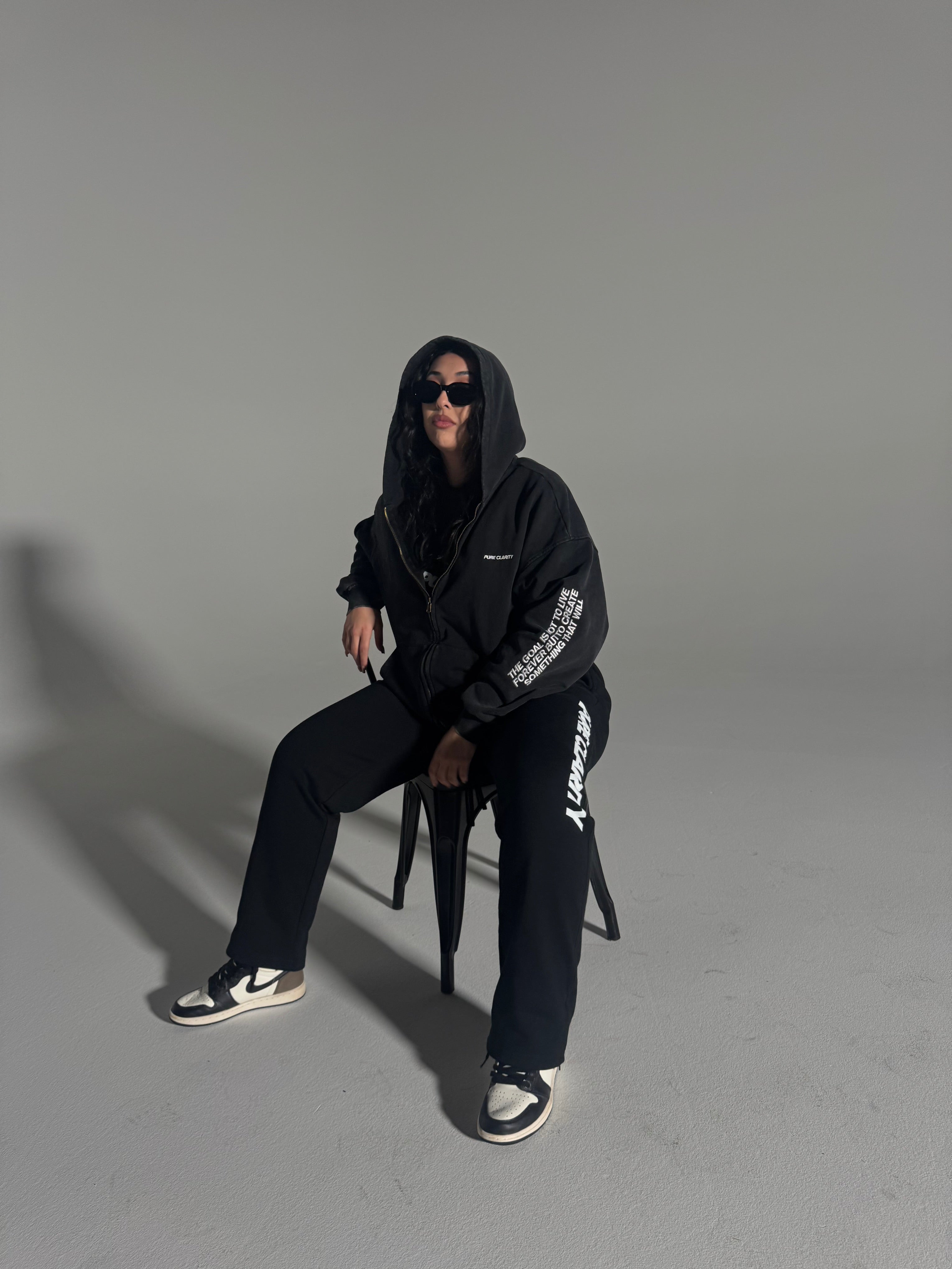 ZIP UP